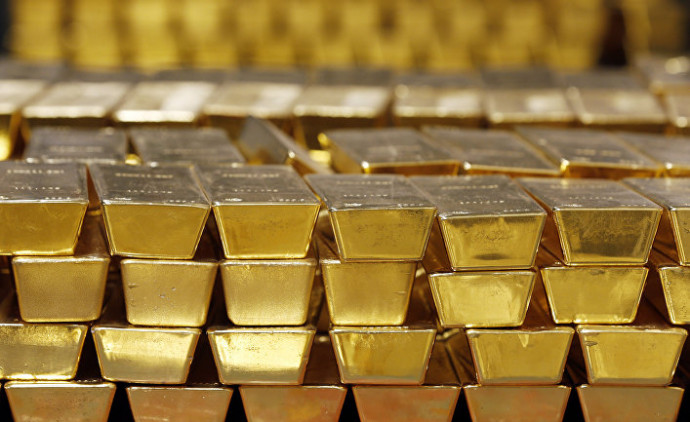 Цена золота идет вверх на фоне снижения доллара